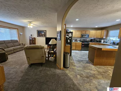 609 N 25th St, Beatrice, NE 68310 photo 4