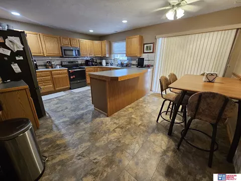 609 N 25th St, Beatrice, NE 68310 photo 5