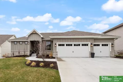 16911 Bondesson St, Bennington, NE 68007