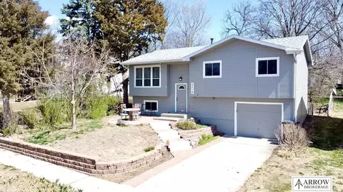 2518 S 53 St, Lincoln, NE 68506