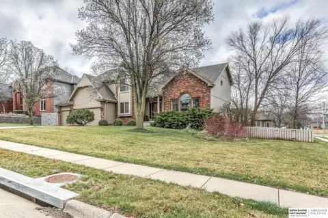 16625 Elm St, Omaha, NE 68130