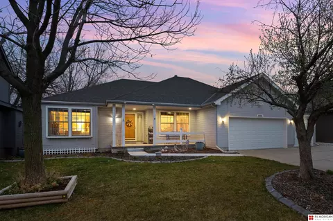 16733 Gertrude St, Omaha, NE 68136