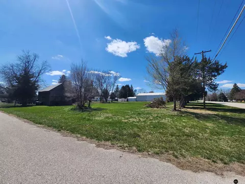 N 2nd Street, Elmwood, NE 68349