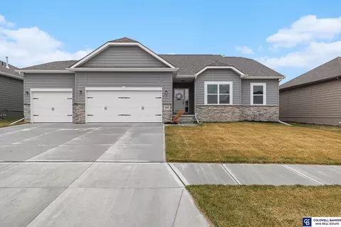 5003 N 210 St, Omaha, NE 68022