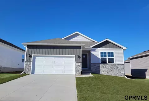 7008 S 205th Ave, Gretna, NE 68028