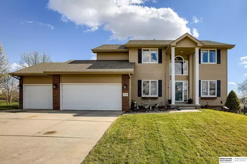 17059 Seward St, Omaha, NE 68118