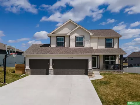 11977 S 113 Ave, Papillion, NE 68046