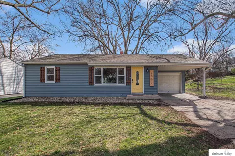 8537 Lafayette Ave, Omaha, NE 68114