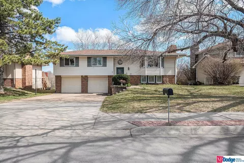 10712 Old Maple Rd, Omaha, NE 68134