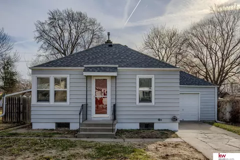 2405 Van Buren St, Bellevue, NE 68005