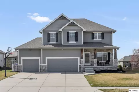 4210 N 207th St, Elkhorn, NE 68022