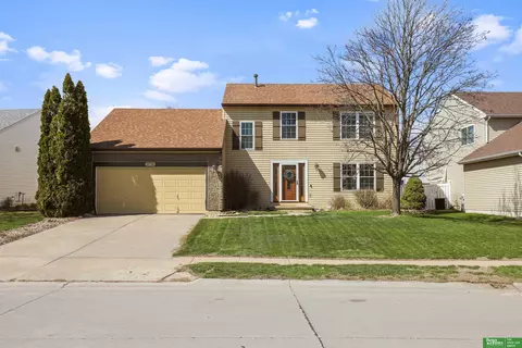 15710 T St, Omaha, NE 68135