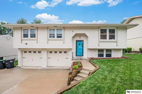 15223 Davenport Cir, Omaha, NE 68154