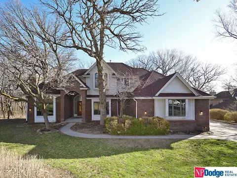 412 Dowding Ct, Bellevue, NE 68005