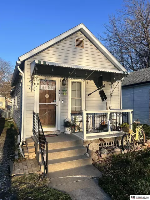 2218 S 8th St, Lincoln, NE 68502