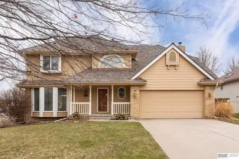 16292 Holmes St, Omaha, NE 68135