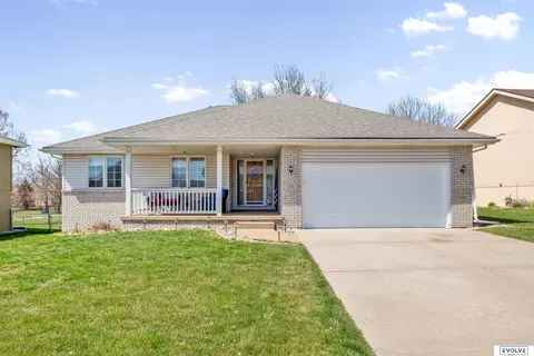 10914 S 18th St, Bellevue, NE 68123