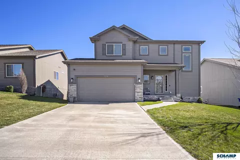8549 King St, Omaha, NE 68122