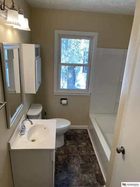 3402 Wright St, Omaha, NE 68105 photo 8