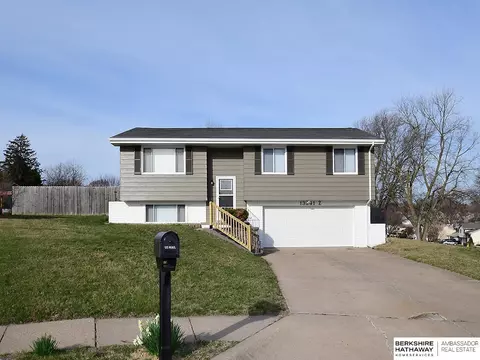 13541 Z St, Omaha, NE 68137