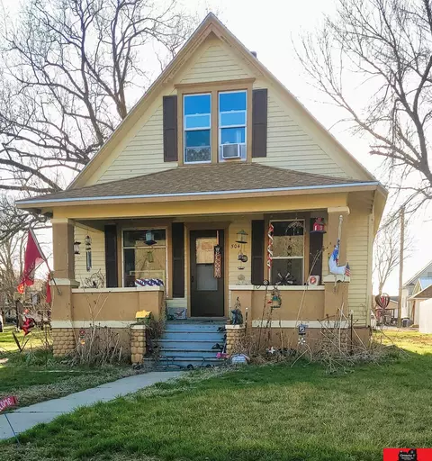 504 N Logan St, Oakland, NE 68045