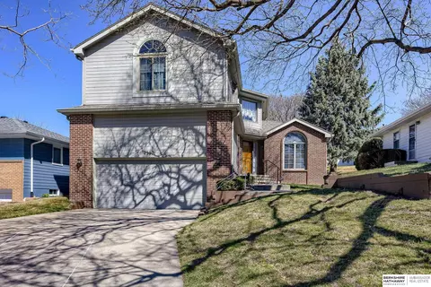 4910 Bancroft St, Omaha, NE 68106