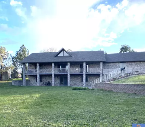 917 Paddock St, Beatrice, NE 68310