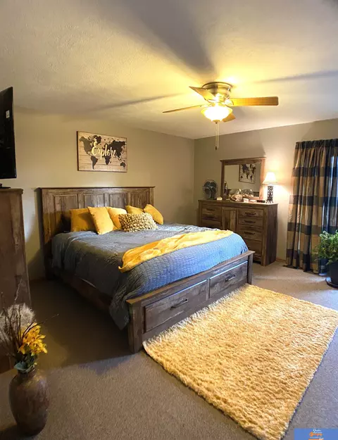 Bedroom - 917 Paddock St, Beatrice, NE 68310 photo 2 of 7