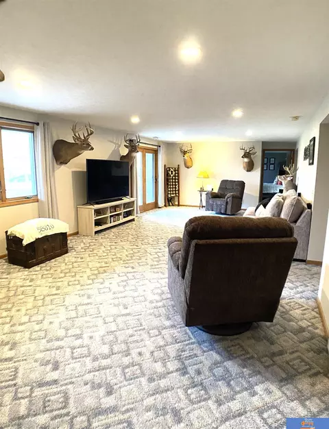 Living - 917 Paddock St, Beatrice, NE 68310 photo 4 of 7