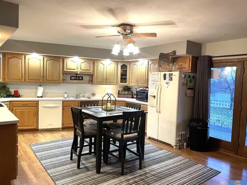 Kitchen - 917 Paddock St, Beatrice, NE 68310 photo 1 of 2