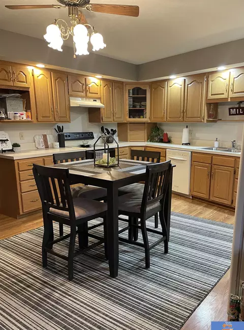 Kitchen - 917 Paddock St, Beatrice, NE 68310 photo 2 of 2