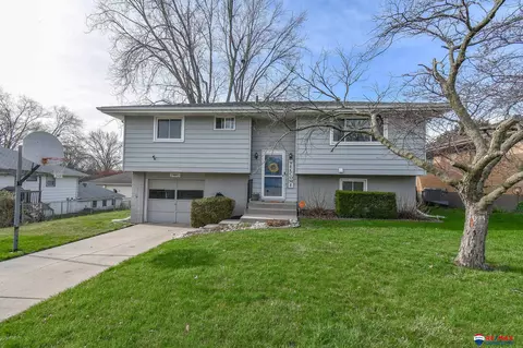 7441 Aylesworth Ave, Lincoln, NE 68505