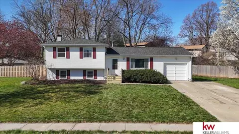 3304 Augusta Ave, Omaha, NE 68144