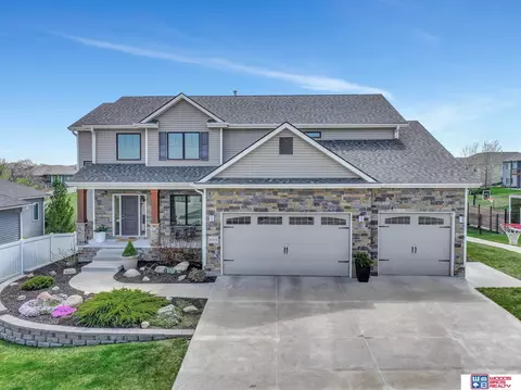 6301 Thompson Creek Cir, Lincoln, NE 68516
