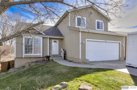 15511 Meredith Ave, Omaha, NE 68116