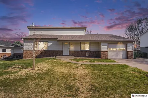 14440 Castlewood St, Waverly, NE 68462