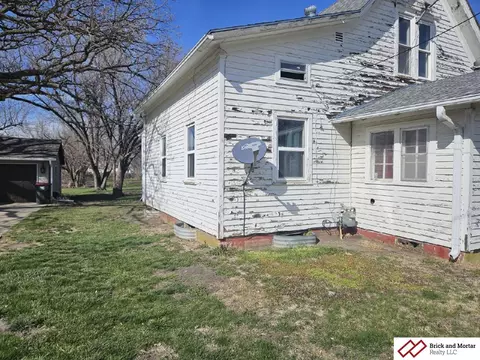 Exterior - 532 W Ella St, Beatrice, NE 68310 photo 2 of 5