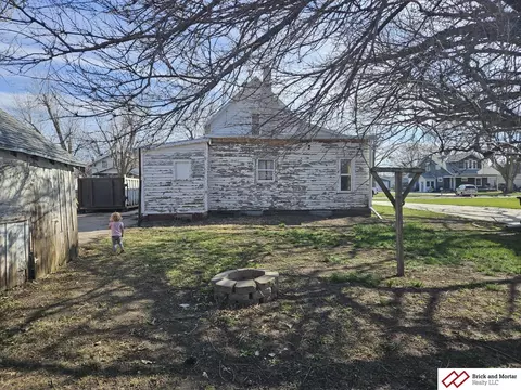 Exterior - 532 W Ella St, Beatrice, NE 68310 photo 4 of 5
