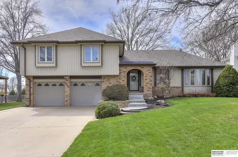2336 S 138th St, Omaha, NE 68144