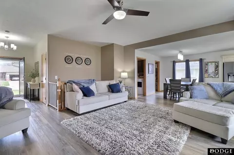 1405 Brewer Dr, Fremont, NE 68025