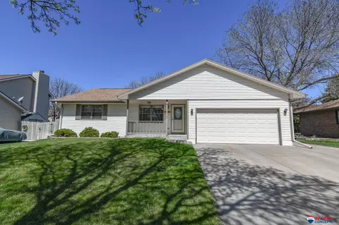632 W Jennifer Dr, Lincoln, NE 68521