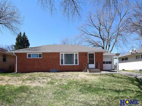 901 Mahoney Dr, Lincoln, NE 68504