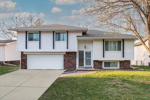 4829 Aspen Dr, Omaha, NE 68157