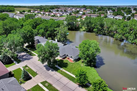 1560 Hartland Rd, Lincoln, NE 68521
