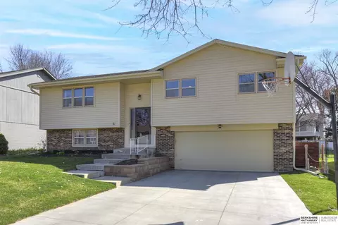 333 N 153rd Avenue Cir, Omaha, NE 68154