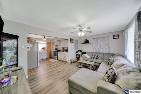 7009 Holdrege St, Lincoln, NE 68510