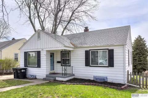 5127 Pierce St, Omaha, NE 68106
