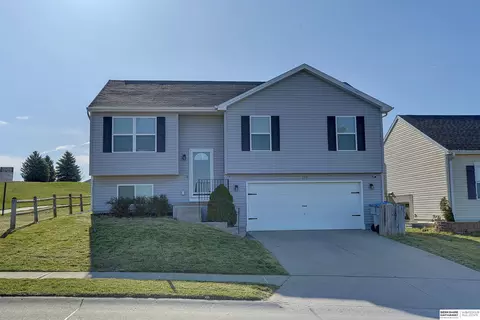 7231 N 90th St, Omaha, NE 68122