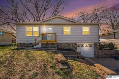 5004 S 142nd St, Omaha, NE 68137