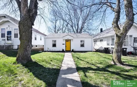 4621 Larimore Ave, Omaha, NE 68104